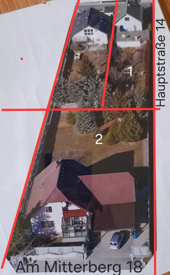 Luftbild der Liegenschaft mit eingezeichneten Grundstücksteilen 1 und 2